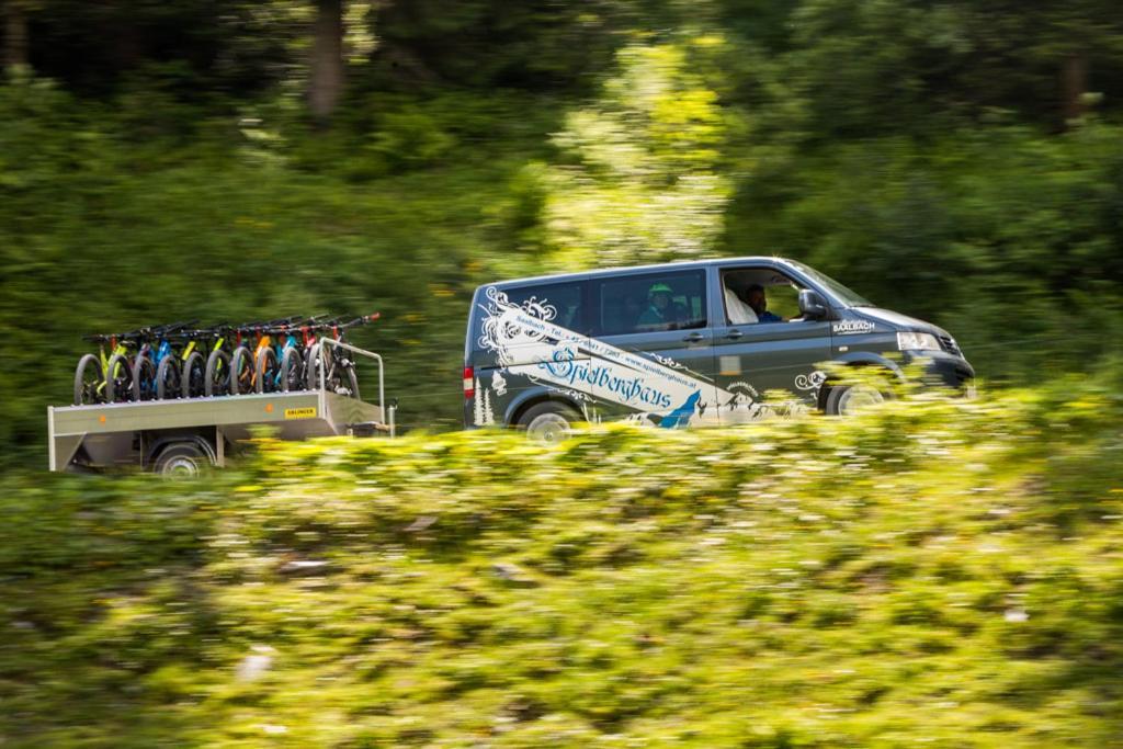 ザールバッハ・ヒンターグレム Spielberghaus Bed & Breakfast エクステリア 写真